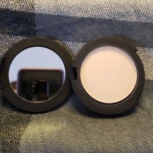 Younique Touch a la mode Luminizer - Benevolent